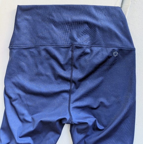 AR-33 Alpha Ocean Fade Ombré Leggings - Picture 7 of 9